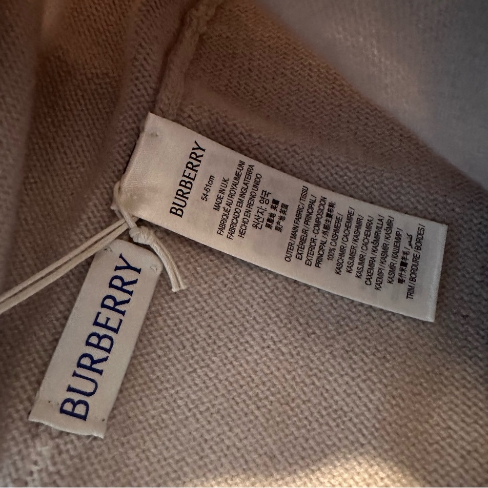 100% Cashmere NWT Burberry Beanie -Grey - Picture 7 of 7